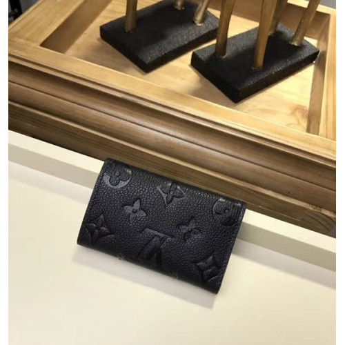 l0*is-V*t0n-6-key-holder-9