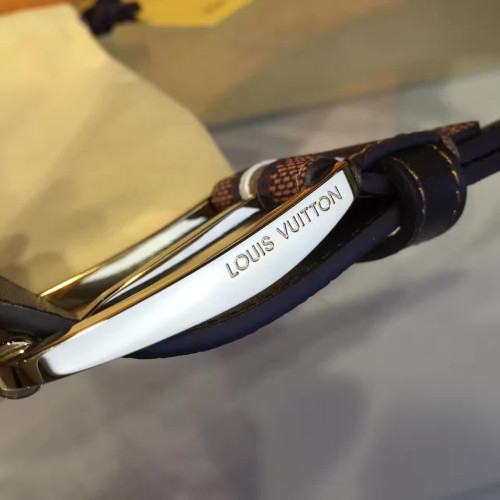 l0*is-V*t0n-belt-replica-belt