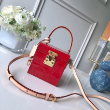 louis-vuitton-bleecker-box