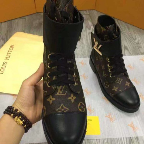 l0*is-V*t0n-boots-12