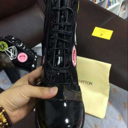 l0*is-V*t0n-boots-13