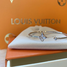 louis-vuitton-bracelet-7-2-4-2-5-2-3-5-2-7-3-3-3-5-2 louis-vuitton-bracelet-7-2-4-2-5-2-3-5-2-7-3-3-3-5-2