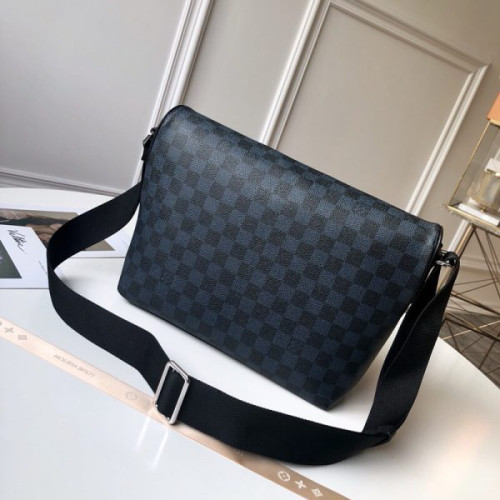 l0*is-V*t0n-camera-bag-4
