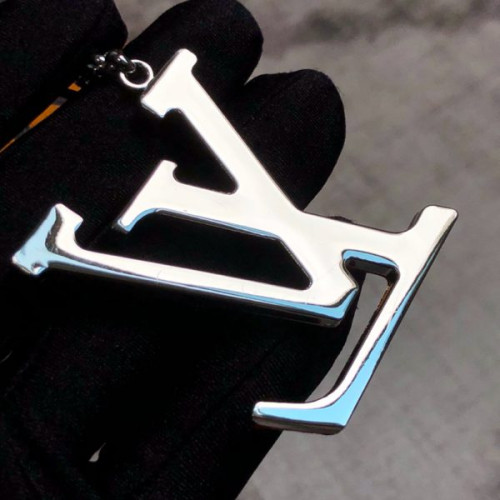 l0*is-V*t0n-capucines-bag-charm-and-key-holder