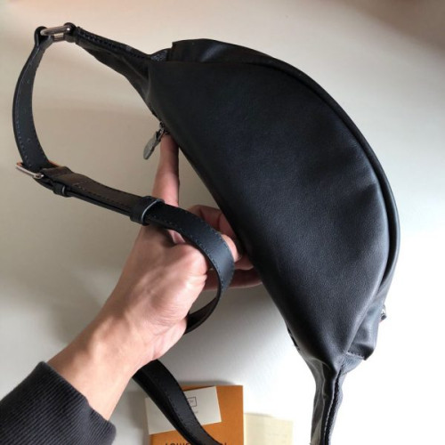 l0*is-V*t0n-discovery-bumbag