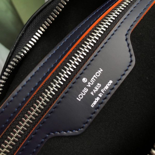 l0*is-V*t0n-keepall-travel-bag