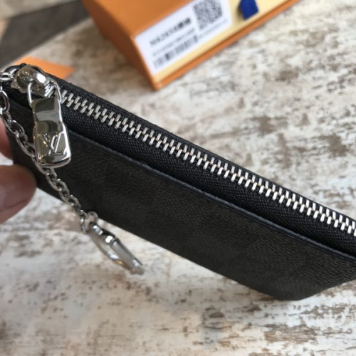 l0*is-V*t0n-key-pouch