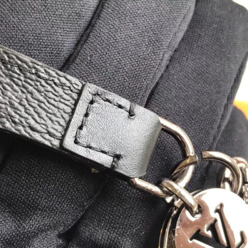 l0*is-V*t0n-key-ring-5
