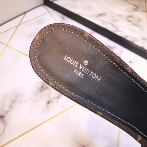 l0*is-V*t0n-lock-sandals-2