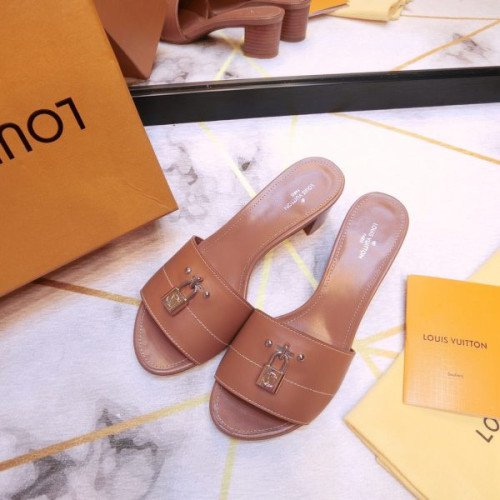 l0*is-V*t0n-lock-sandals