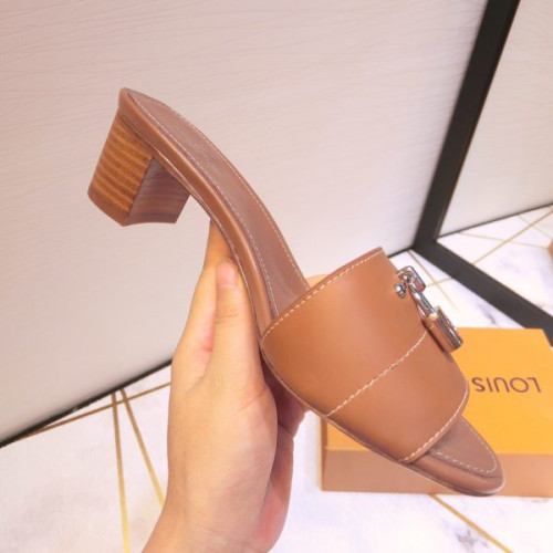 l0*is-V*t0n-lock-sandals