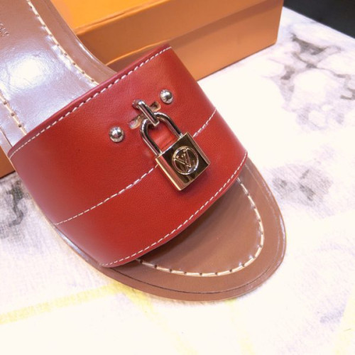 l0*is-V*t0n-lock-slippers-5