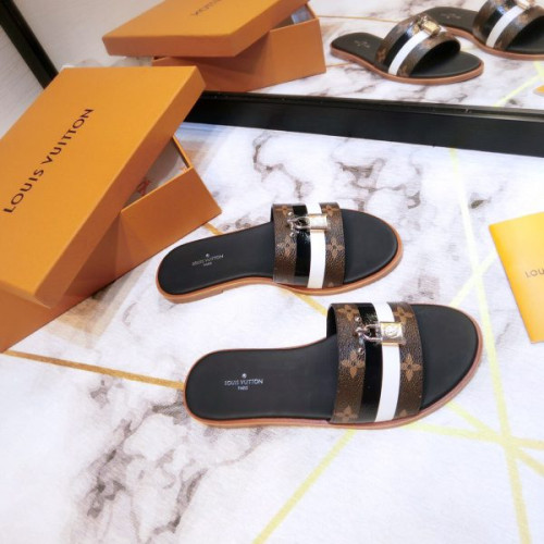 l0*is-V*t0n-lock-slippers