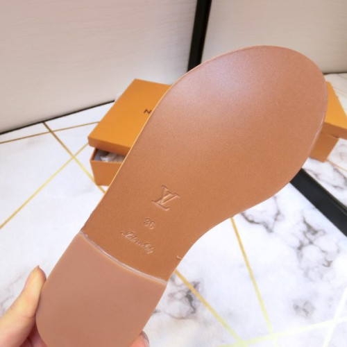 l0*is-V*t0n-lock-slippers