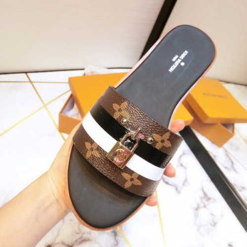 l0*is-V*t0n-lock-slippers