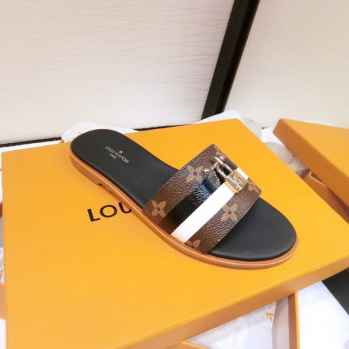 l0*is-V*t0n-lock-slippers