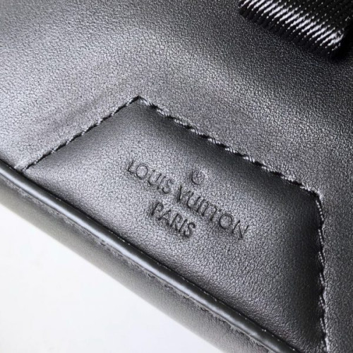 l0*is-V*t0n-messenger-bag-10