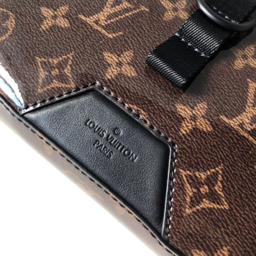 l0*is-V*t0n-messenger-bag-12