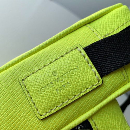 l0*is-V*t0n-messenger-bag-13