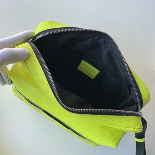l0*is-V*t0n-messenger-bag-13