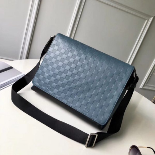 l0*is-V*t0n-messenger-bag-5