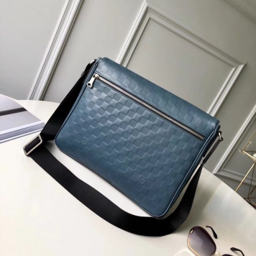 l0*is-V*t0n-messenger-bag-5