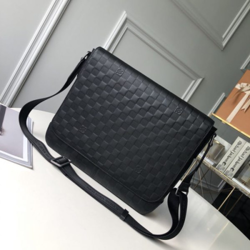l0*is-V*t0n-messenger-bag-6