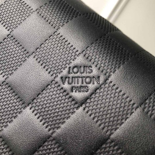 l0*is-V*t0n-messenger-bag-6