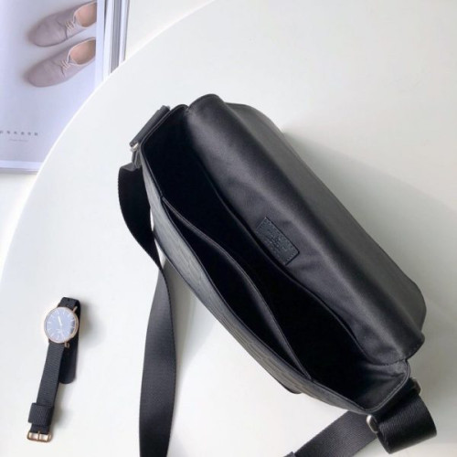 l0*is-V*t0n-messenger-bag-7
