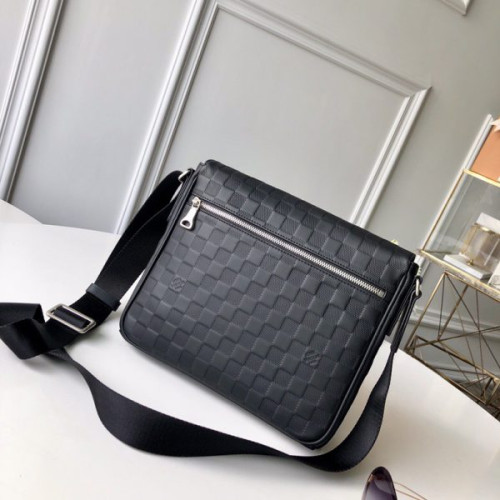 l0*is-V*t0n-messenger-bag-7