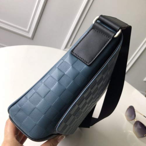 l0*is-V*t0n-messenger-bag-8