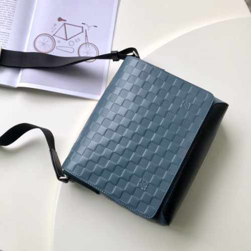 l0*is-V*t0n-messenger-bag-8