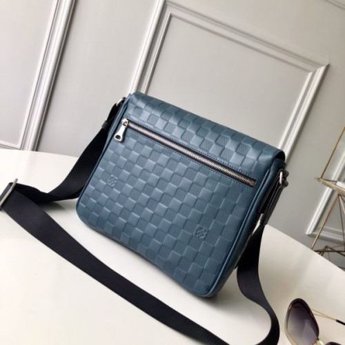 l0*is-V*t0n-messenger-bag-8