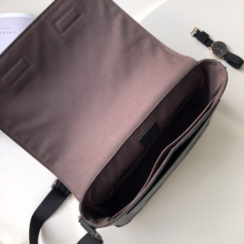 l0*is-V*t0n-messenger-bag-9