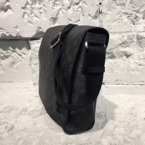 l0*is-V*t0n-messenger-bag