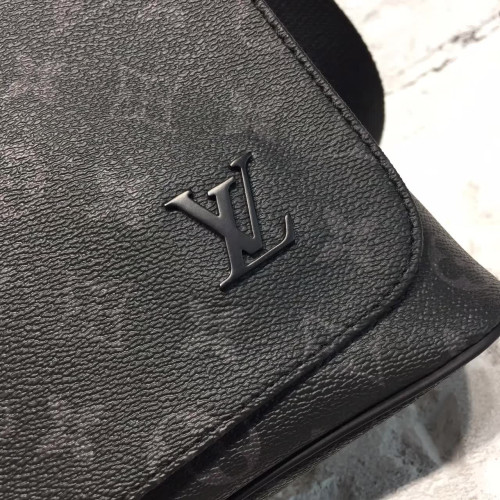 l0*is-V*t0n-messenger-bag