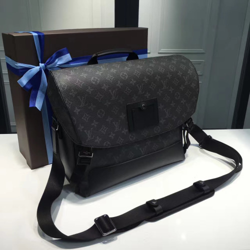 l0*is-V*t0n-messenger-mm-voyager-replica-bag