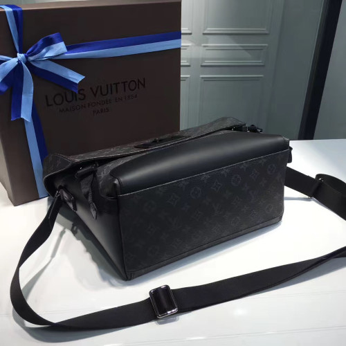 l0*is-V*t0n-messenger-mm-voyager-replica-bag