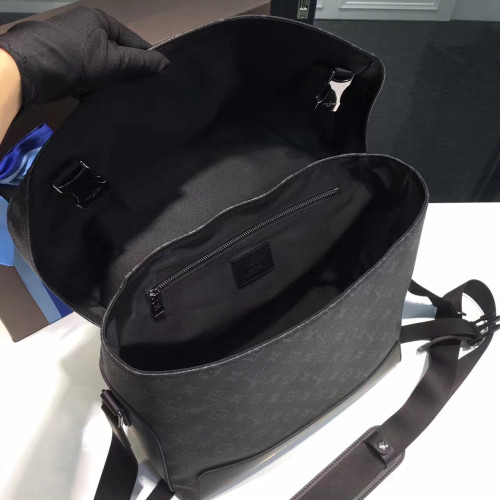 l0*is-V*t0n-messenger-mm-voyager-replica-bag