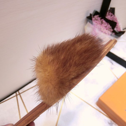 l0*is-V*t0n-mink-hair-slippers