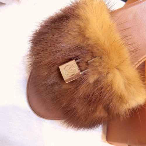 l0*is-V*t0n-mink-hair-slippers