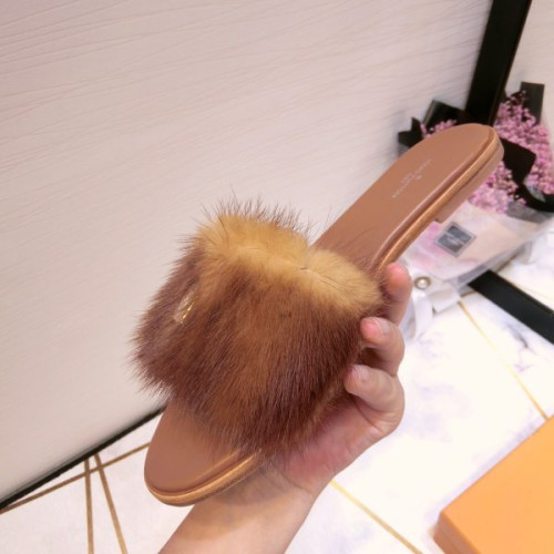 l0*is-V*t0n-mink-hair-slippers
