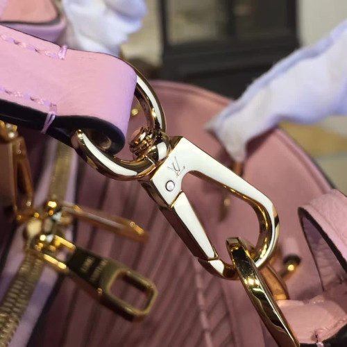 l0*is-V*t0n-montaigne-replica-bag