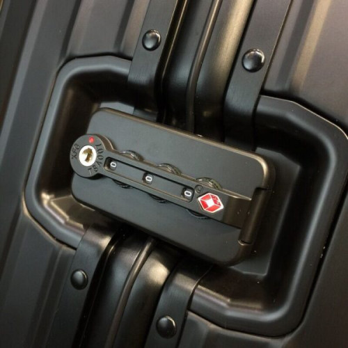 l0*is-v*t0n-rimow-S*p*e-travel-box-3