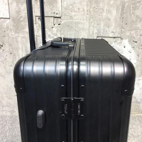 l0*is-v*t0n-rimow-S*p*e-travel-box-3