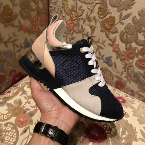 l0*is-V*t0n-run-away-sneaker-4