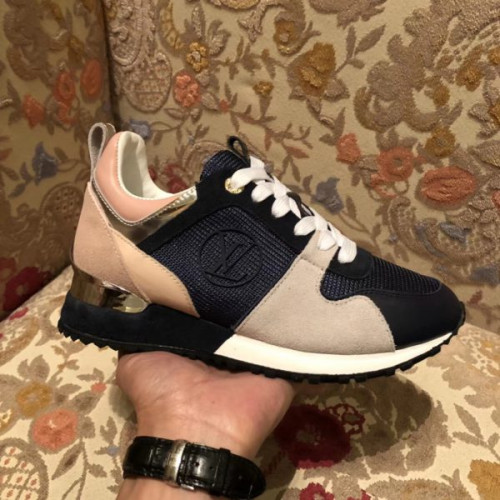 l0*is-V*t0n-run-away-sneaker-4