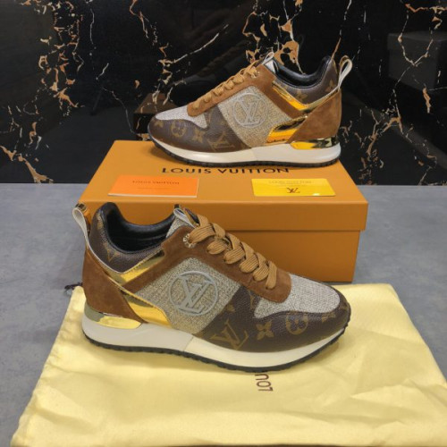 l0*is-V*t0n-run-away-sneaker-7