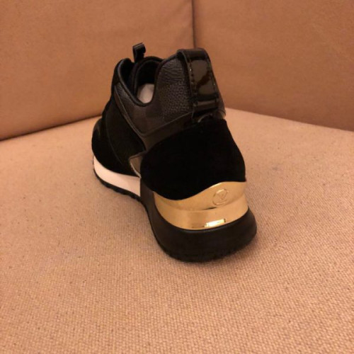 l0*is-V*t0n-run-away-sneaker-9