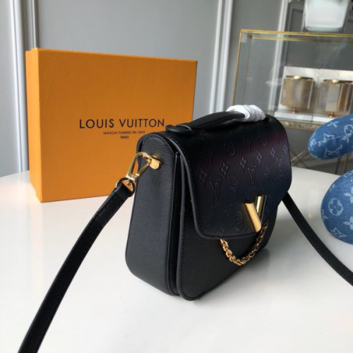 l0*is-V*t0n-saddle-bag-2